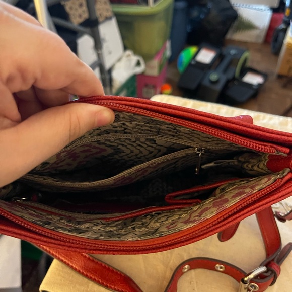 Liz Claiborne crossbody bag - Picture 3 of 3